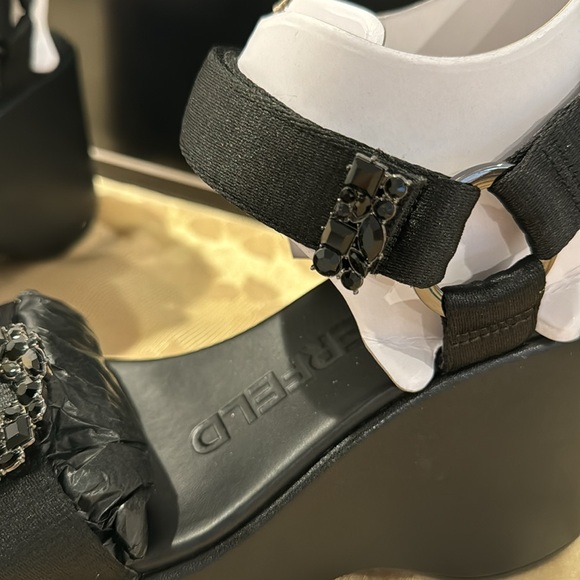 Karl Lagerfeld Kiana Platform Sandal. Ladies 9 - Picture 9 of 12